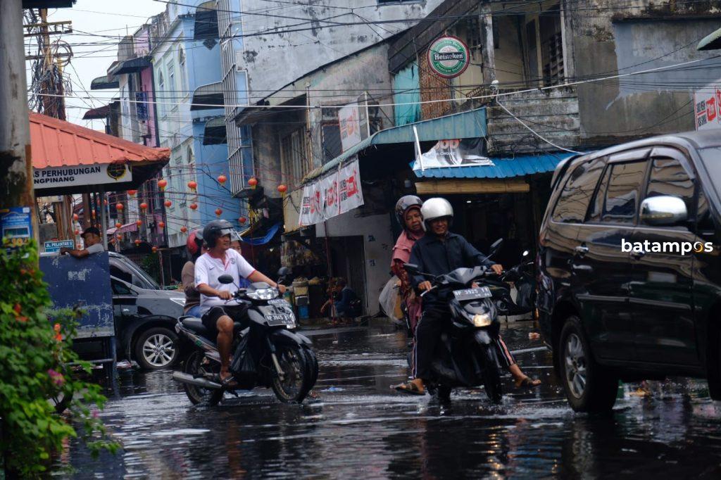Banjir Rob di Tanjungpinang. 